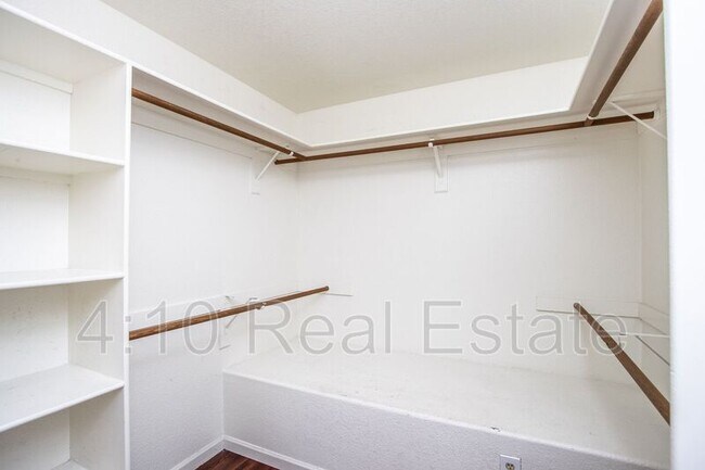 Building Photo - 16221 S 34th Way