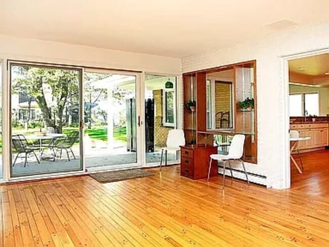 Building Photo - 3336 Overland Pass