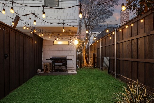 Building Photo - 5816 Orchid Ln