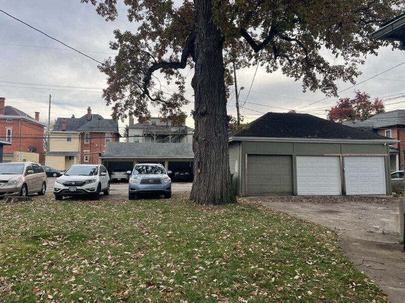 Building Photo - 65 Smith Pl