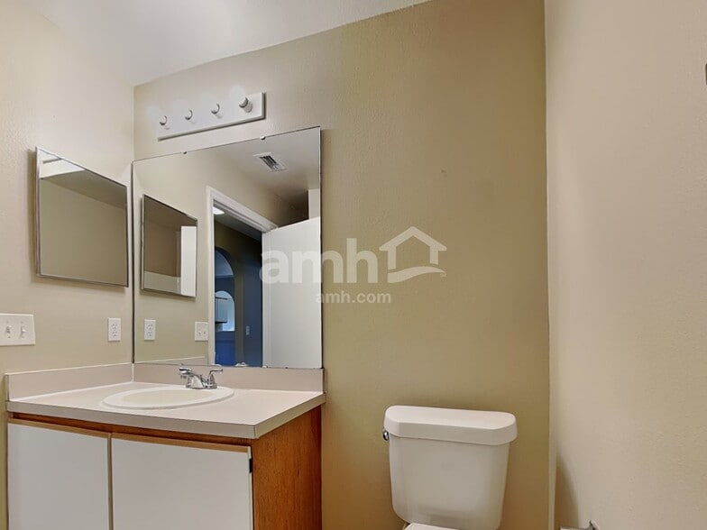 Building Photo - 12605 Parkbury Dr