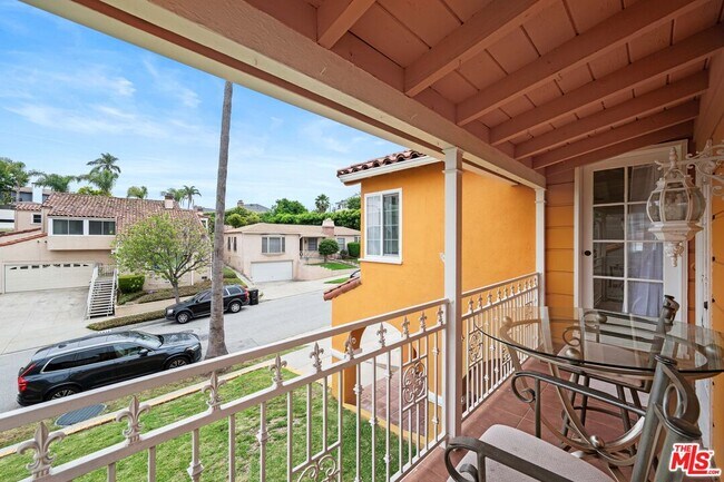 Building Photo - 3715 Homeland Dr