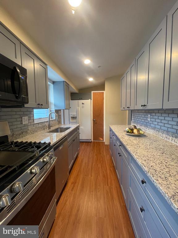 Building Photo - 1229 Crawford Dr