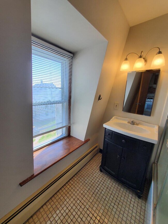 Building Photo - 448 Coggeshall St