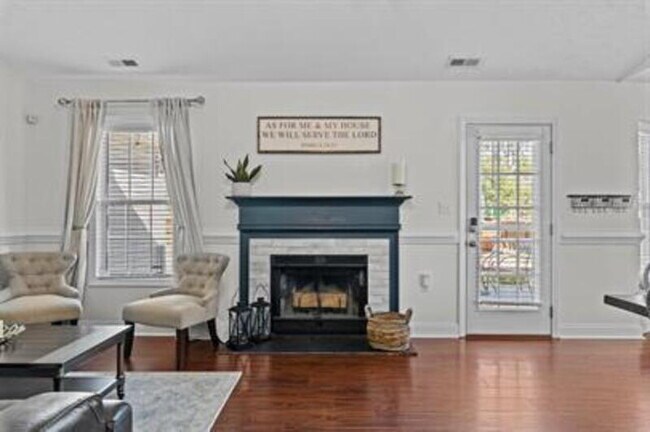 Building Photo - 600 S Buckeye Dr