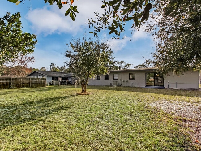 Building Photo - 8521 Howell Dr