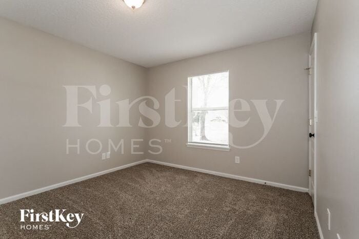 Building Photo - 1000 Hanover Ln