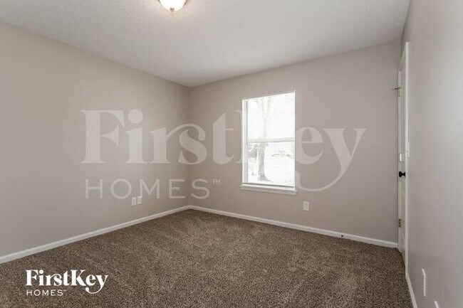 Building Photo - 1000 Hanover Ln