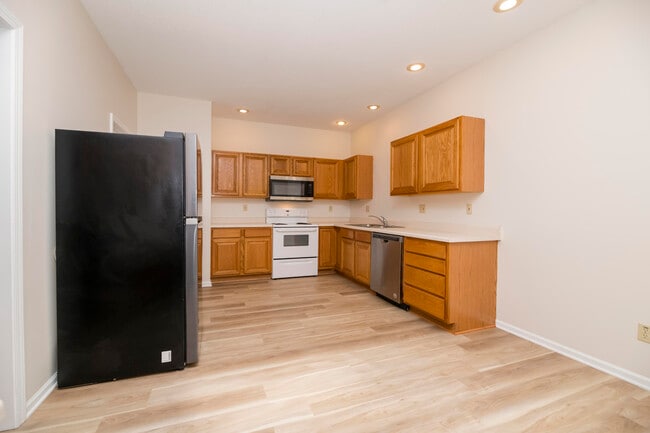 Building Photo - 3617 Augusta Dr