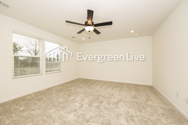 Building Photo - 806 Averitt Ln