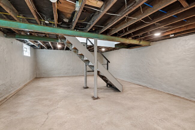Building Photo - 616 Grandview Ave