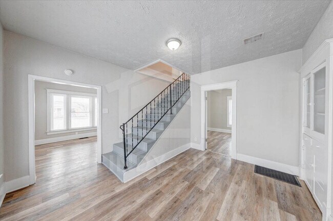 Building Photo - 3437 N Sherman Dr