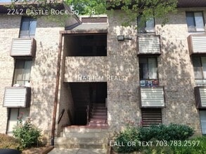 Building Photo - 2242 Castle Rock Square
