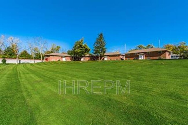Building Photo - 284 Powell Cir