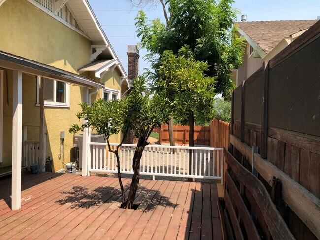 Building Photo - Enjoy The River Breeze On The Front Porch