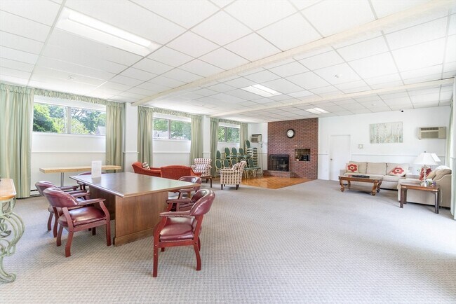 Building Photo - 144 Marble St