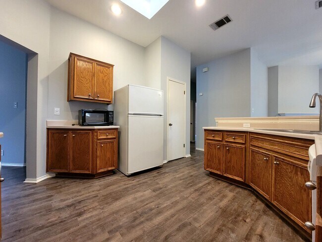 Building Photo - 722 Minturn Ln