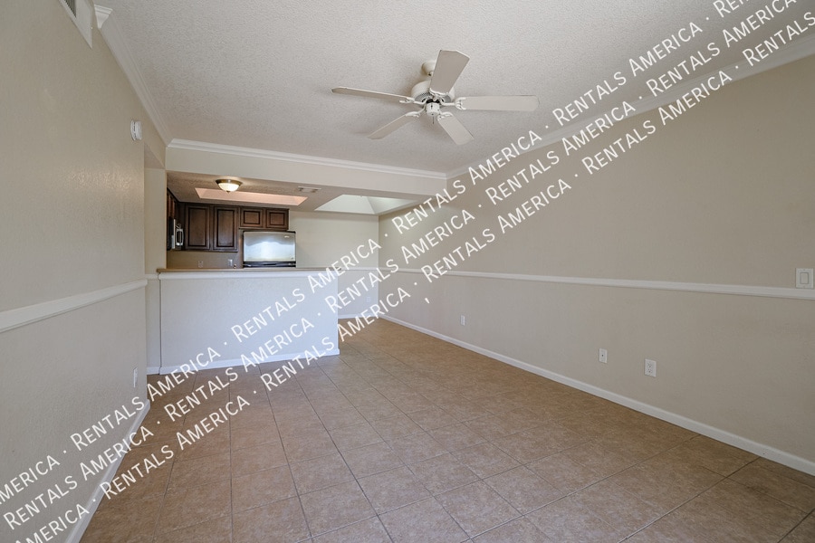Building Photo - 1720 E Thunderbird Rd