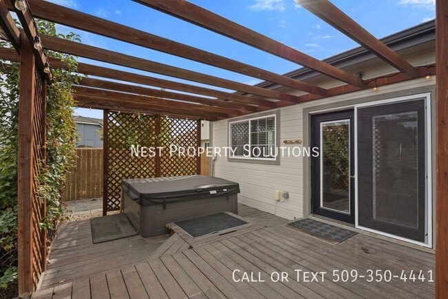 Building Photo - 318 E Tanglewood Dr