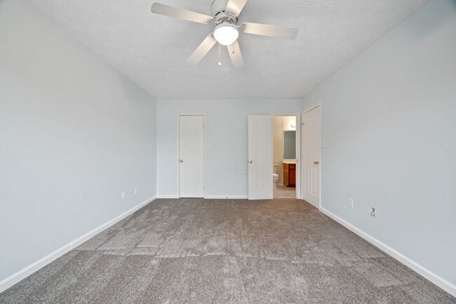 Building Photo - 3 Bed 1.5 Bath Home for Rent in Newport Ne...