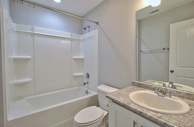 Building Photo - 566 Burke Dr