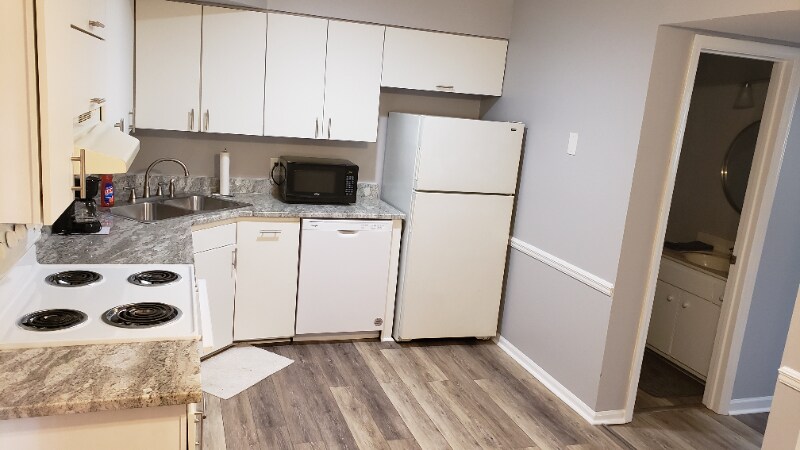 Building Photo - 556 Brookside Ct