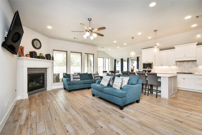 Building Photo - 5042 Albany Shores Ln