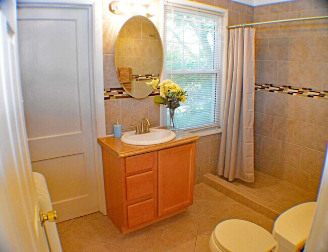 Bathroom - 1304 W 50th St