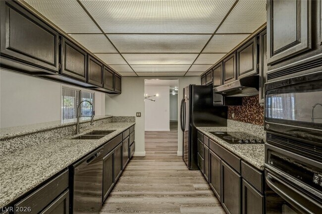 Building Photo - 6760 W Oakey Blvd