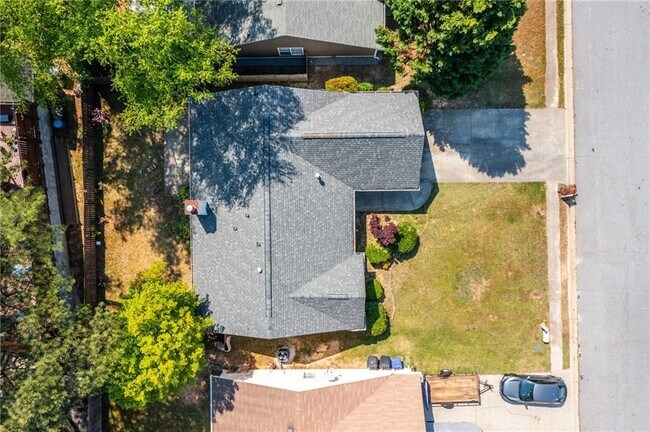 Building Photo - 2110 Racquet Club Cir NW