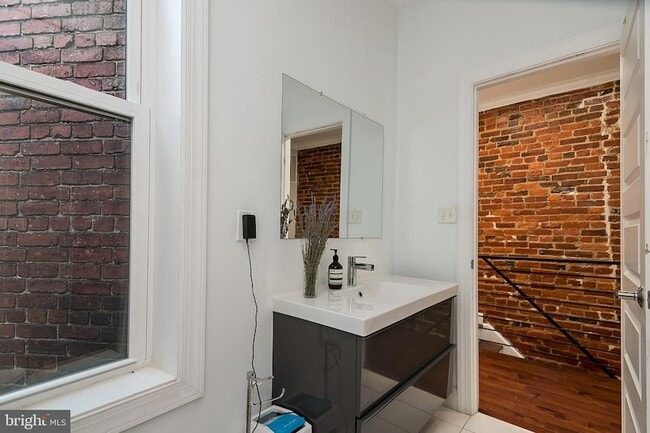 Building Photo - 2030 Flagler Pl NW