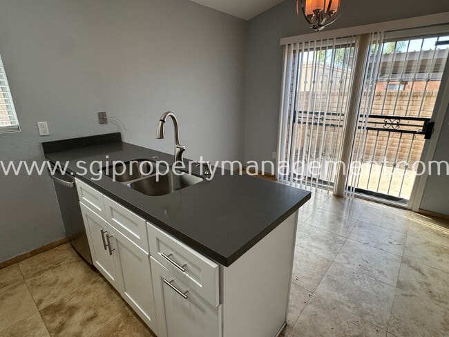 Building Photo - 117 W Concorda Dr