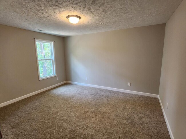 Building Photo - 111 Clearwater Harbor