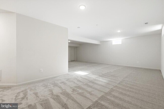 Building Photo - 7906 Sibley Wy