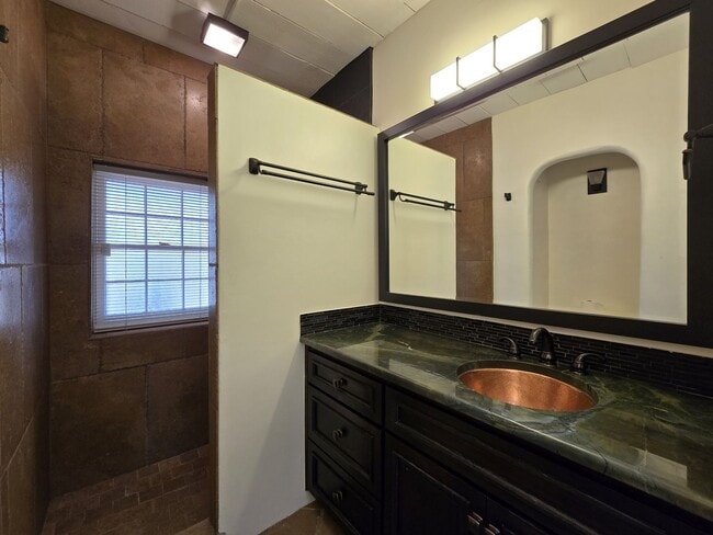 Building Photo - 113 Camino Escondido