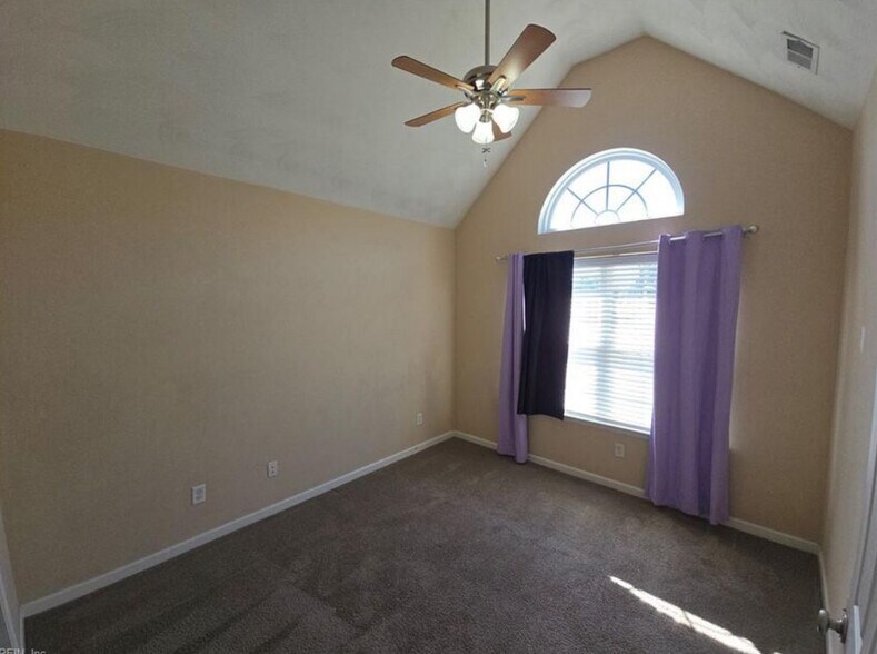Building Photo - 1170 Gunn Hall Dr