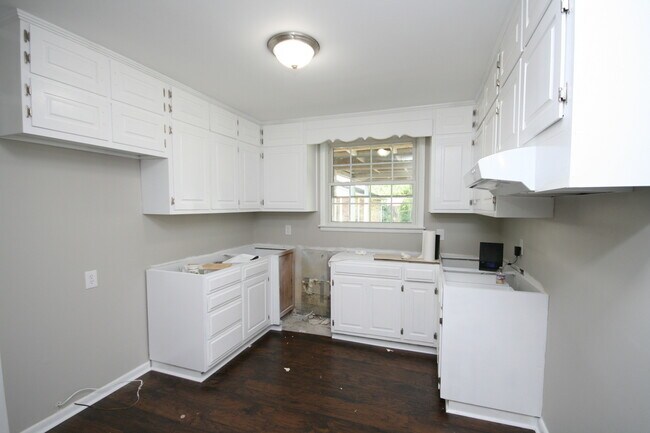 Building Photo - 4300 Force Dr NW