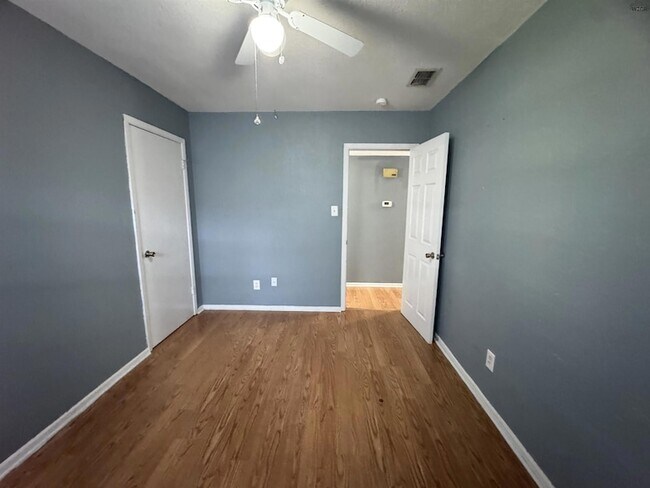 Building Photo - 801 Park Plaza Dr
