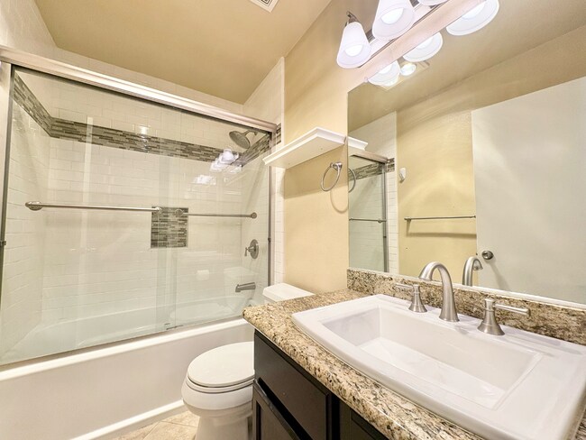 Building Photo - 14542 Burbank Blvd