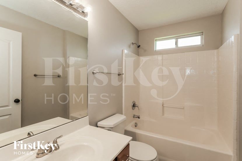 Building Photo - 1000 Hanover Ln