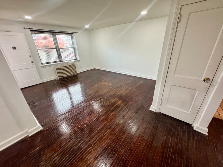 Building Photo - 69 Sayers Ave