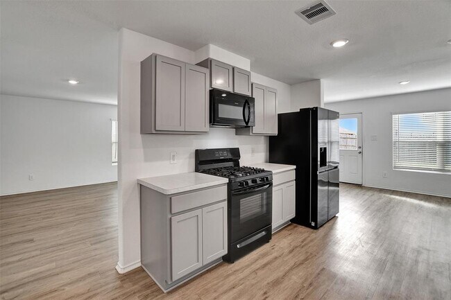 Building Photo - 1518 Carmona Ct