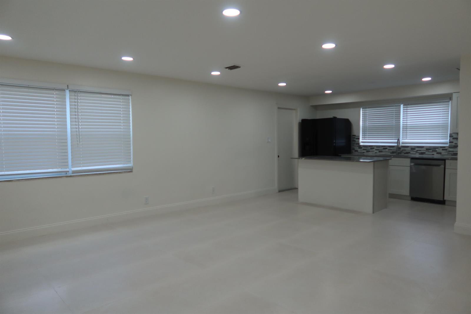 Building Photo - 2630 SW 49th Ct