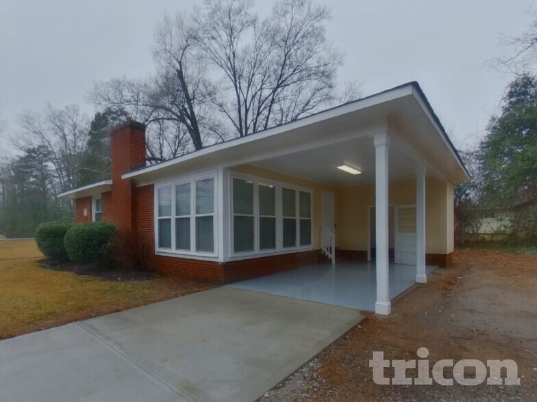 Building Photo - 1141 Dooley Dr