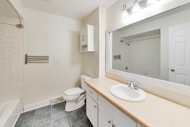 Building Photo - 1526 Carrol Ct