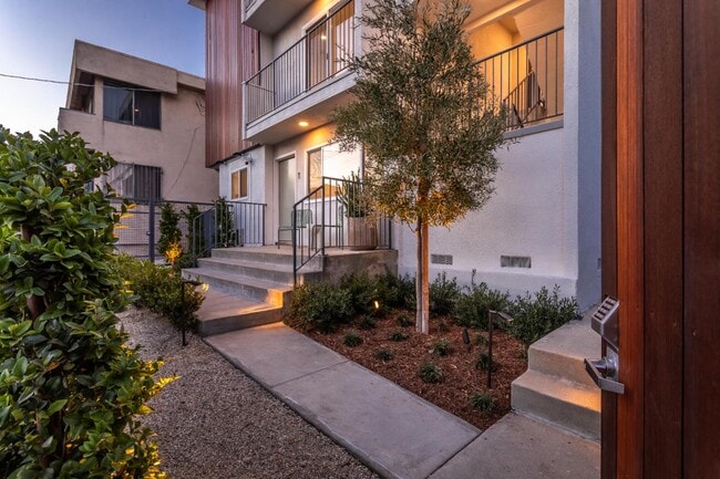 Building Photo - 713 New Depot St