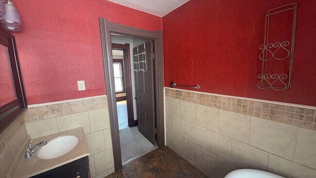 Building Photo - 743 Forsythe St