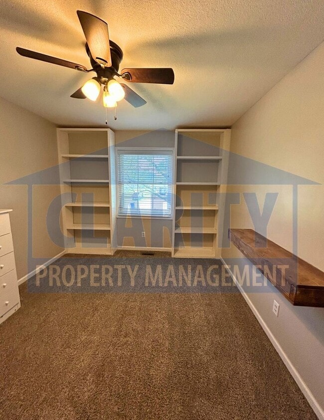 Building Photo - Gorgeous four bedroom home!!