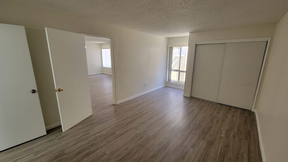 Building Photo - 5461 Kester Ave