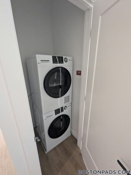 Building Photo - 199 Gardner St